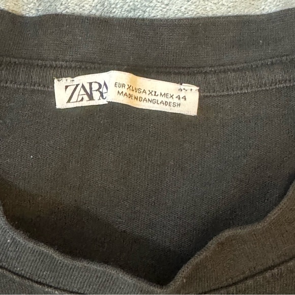 Zara Black Short Sleeve Tee Casual
#1005 - Picture 4 of 6